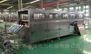 开个桶装水厂,起步资金,大约多少,设备价格,需要采购的,设备材料价格等,介绍下 桶装水设备多少钱